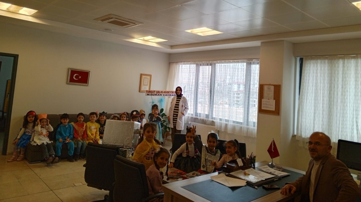 OKUL ÖNCESİ C ŞUBESİ GERİ DÖNÜŞÜM DEFİLESİ